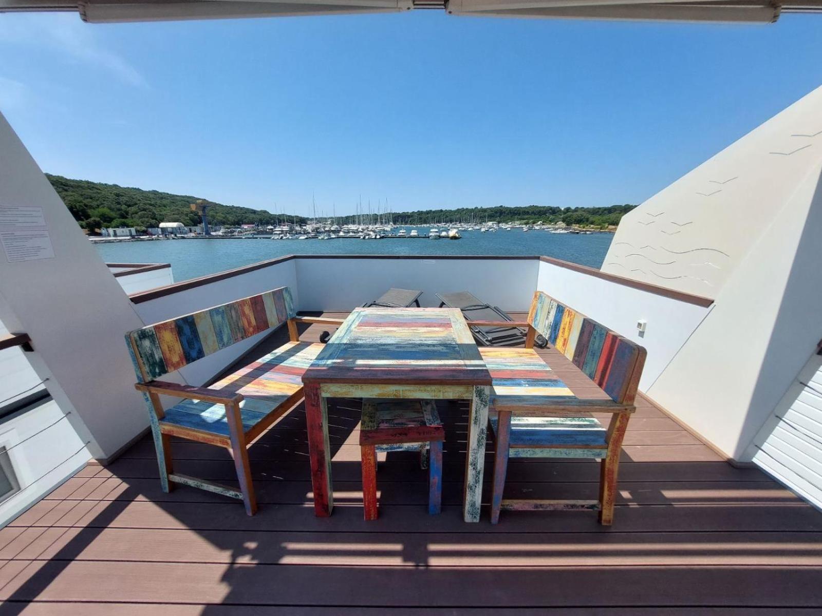 House Boat Oliva - Floating House Villa Pula Exteriör bild